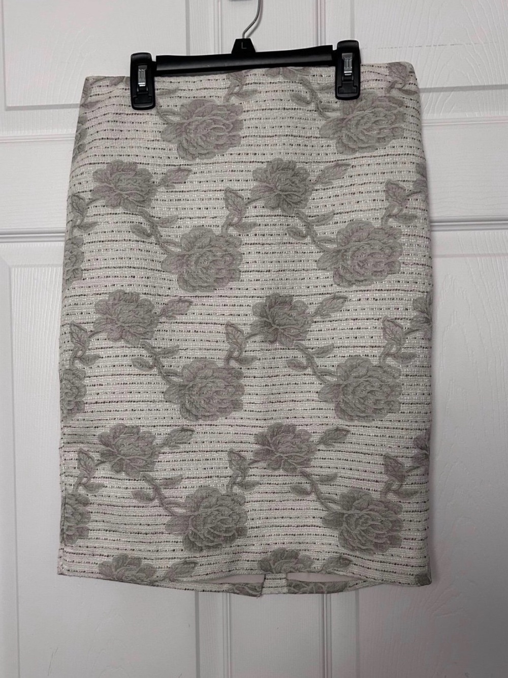 Ann Taylor Sz 4 Floral Embroidered Pencil Skirt